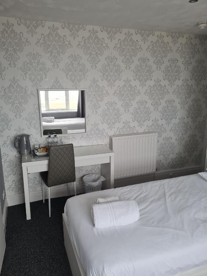 Queens Plaza Hotel Blackpool Esterno foto